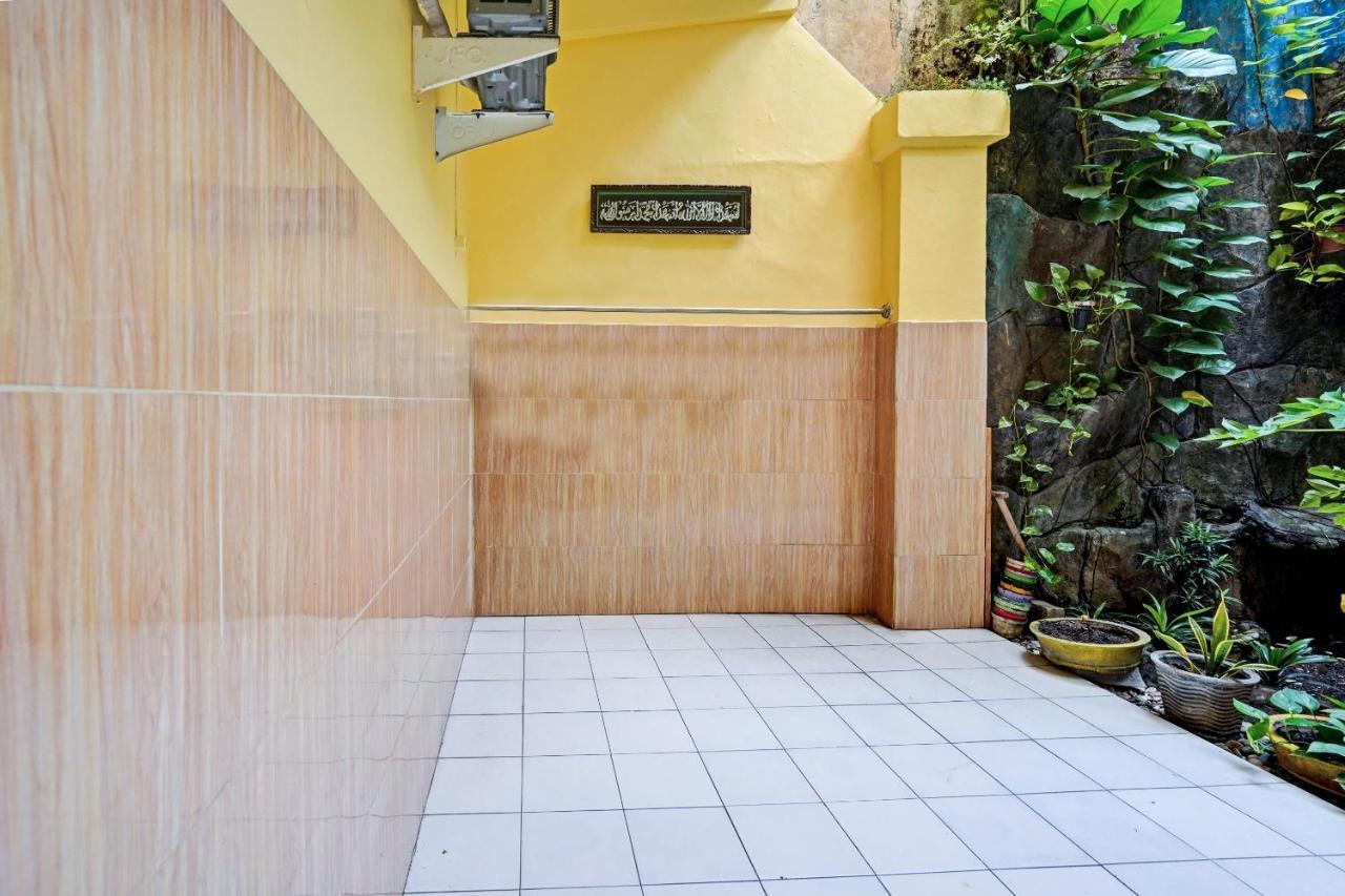 Reddoorz Syariah Near Jembatan Merah Plaza Krembangan ภายนอก รูปภาพ