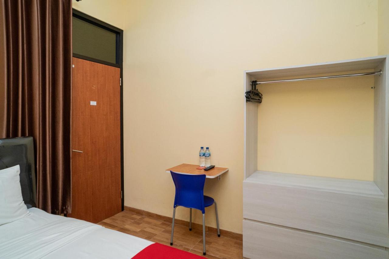 Reddoorz Syariah Near Jembatan Merah Plaza Krembangan ภายนอก รูปภาพ